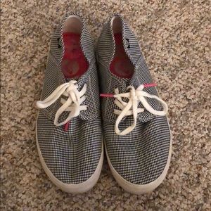 Roxy white and black shoes